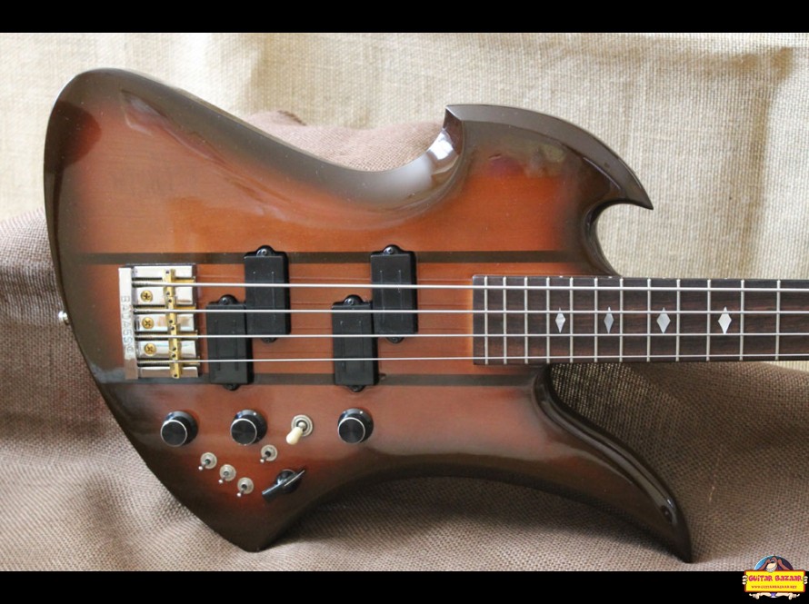 81 BC Rich Mockingbird Bass