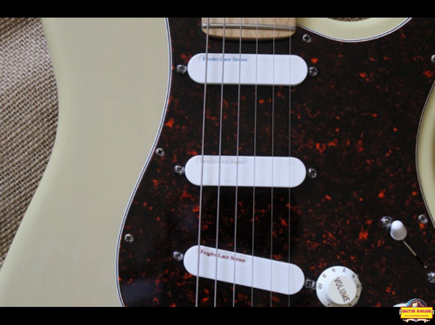 Fender Stratocaster Deluxe Plus