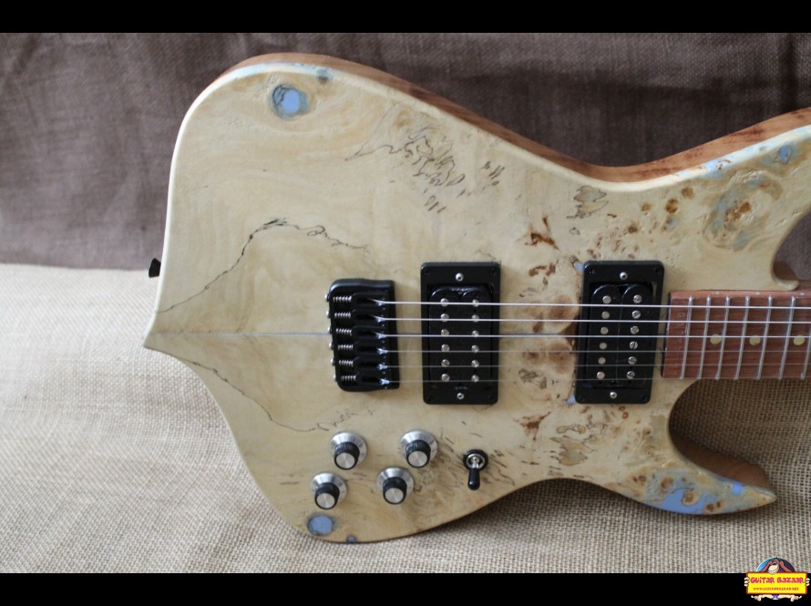 QA Guitars Iyr Burl